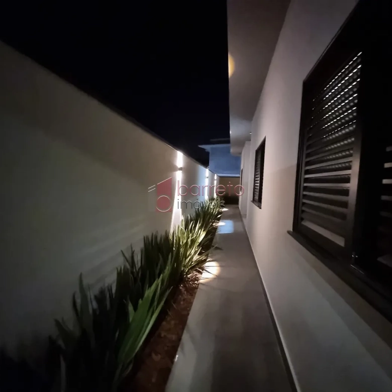CASA À VENDA NO BAIRRO PINHEIRINHO EM VINHEDO/SP