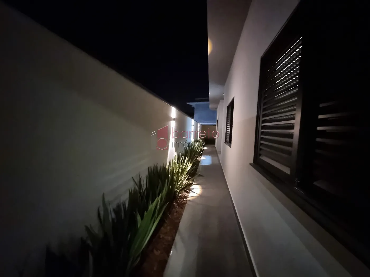 CASA À VENDA NO BAIRRO PINHEIRINHO EM VINHEDO/SP