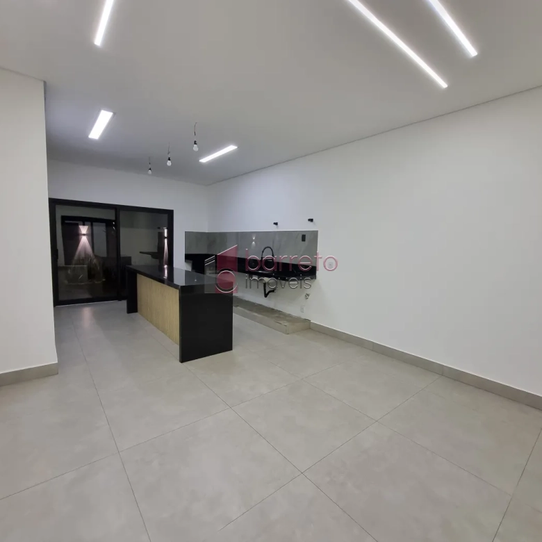 CASA À VENDA NO BAIRRO PINHEIRINHO EM VINHEDO/SP