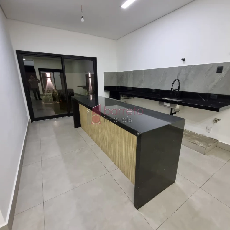 CASA À VENDA NO BAIRRO PINHEIRINHO EM VINHEDO/SP