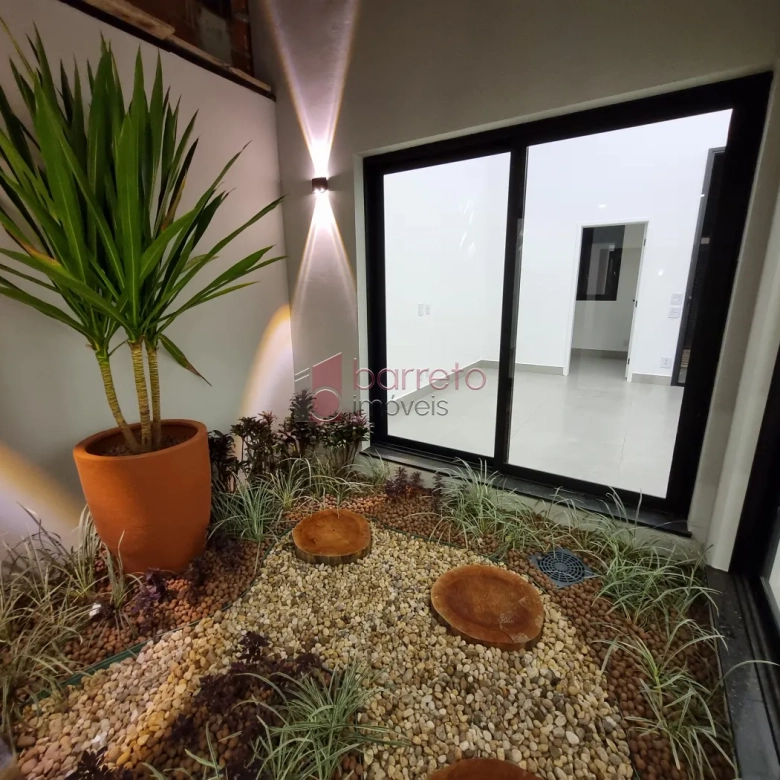 CASA À VENDA NO BAIRRO PINHEIRINHO EM VINHEDO/SP
