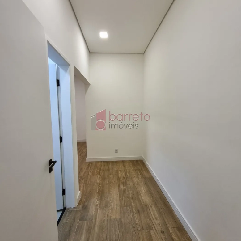CASA À VENDA NO BAIRRO PINHEIRINHO EM VINHEDO/SP