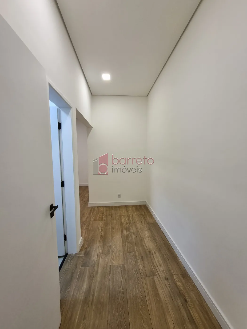 CASA À VENDA NO BAIRRO PINHEIRINHO EM VINHEDO/SP