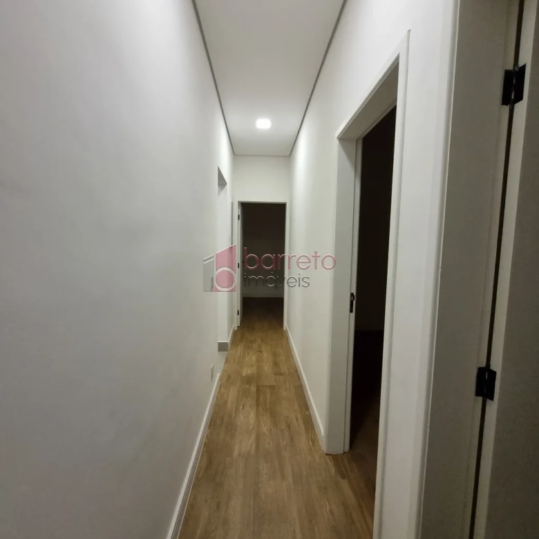 CASA À VENDA NO BAIRRO PINHEIRINHO EM VINHEDO/SP