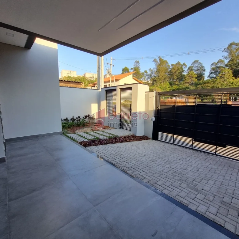 CASA À VENDA NO BAIRRO PINHEIRINHO EM VINHEDO/SP