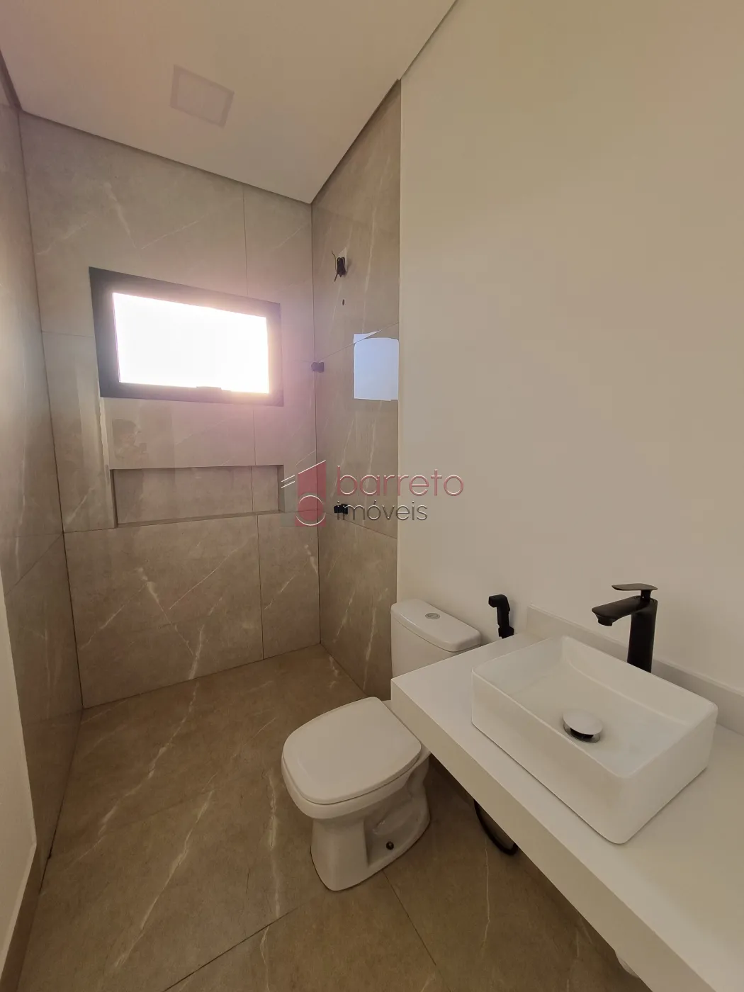 CASA À VENDA NO BAIRRO PINHEIRINHO EM VINHEDO/SP