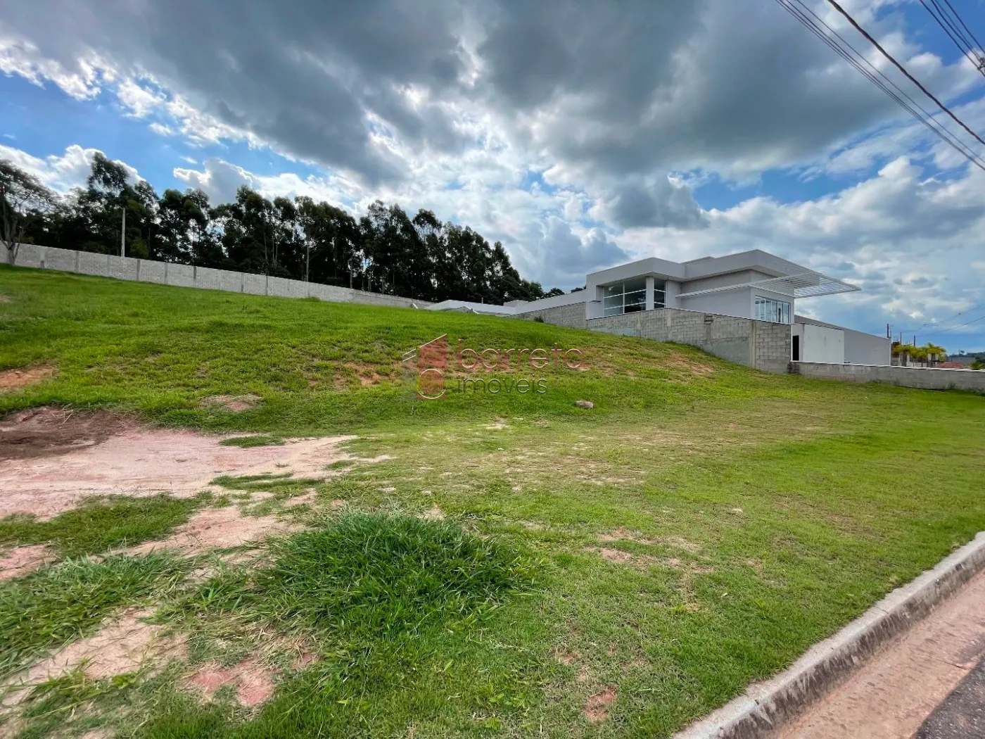 TERRENO À VENDA NO CONDOMÍNIO VILLA D`ORO EM VINHEDO/SP