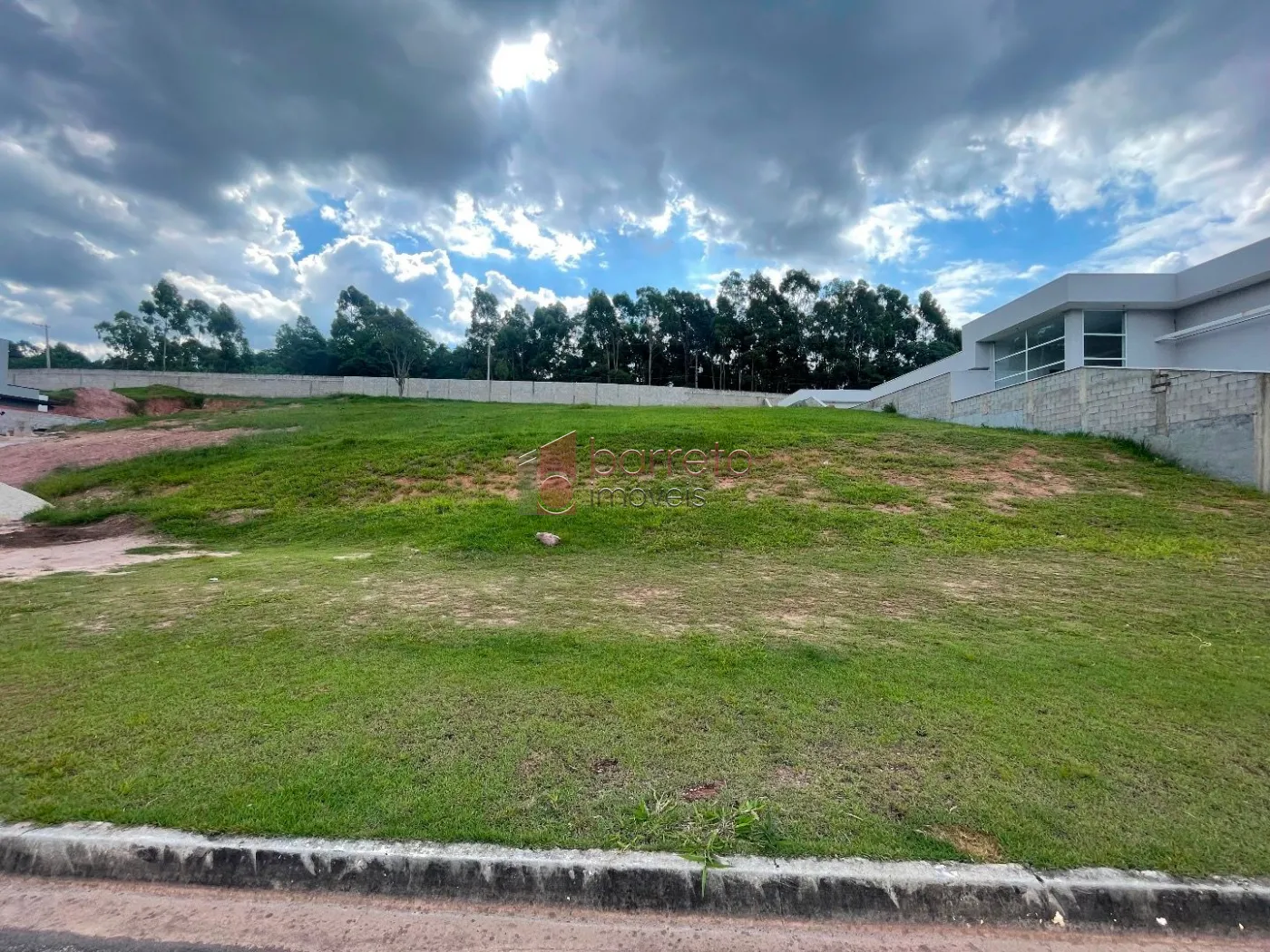 TERRENO À VENDA NO CONDOMÍNIO VILLA D`ORO EM VINHEDO/SP