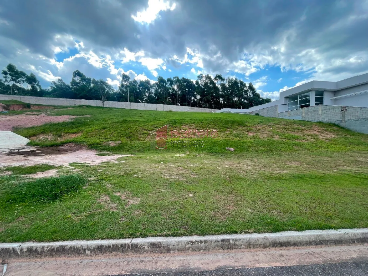 TERRENO À VENDA NO CONDOMÍNIO VILLA D`ORO EM VINHEDO/SP