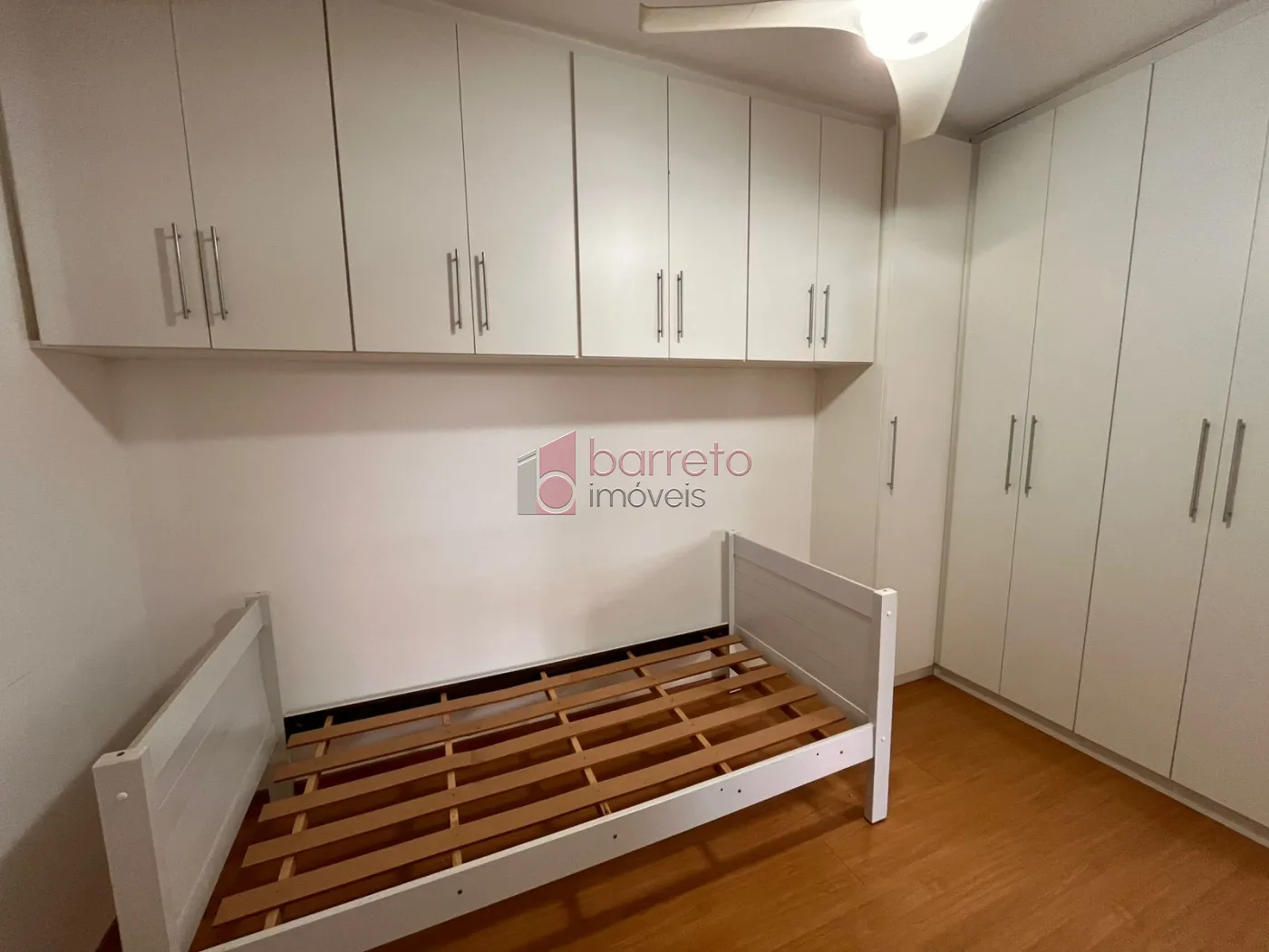 APARTAMENTO SEMI MOBILIADO PARA LOCAÇÃO OU VENDA NO CONDOMÍNIO RESERVA DO JAPI – CRISANTEMOS – JUNDIAÍ/SP