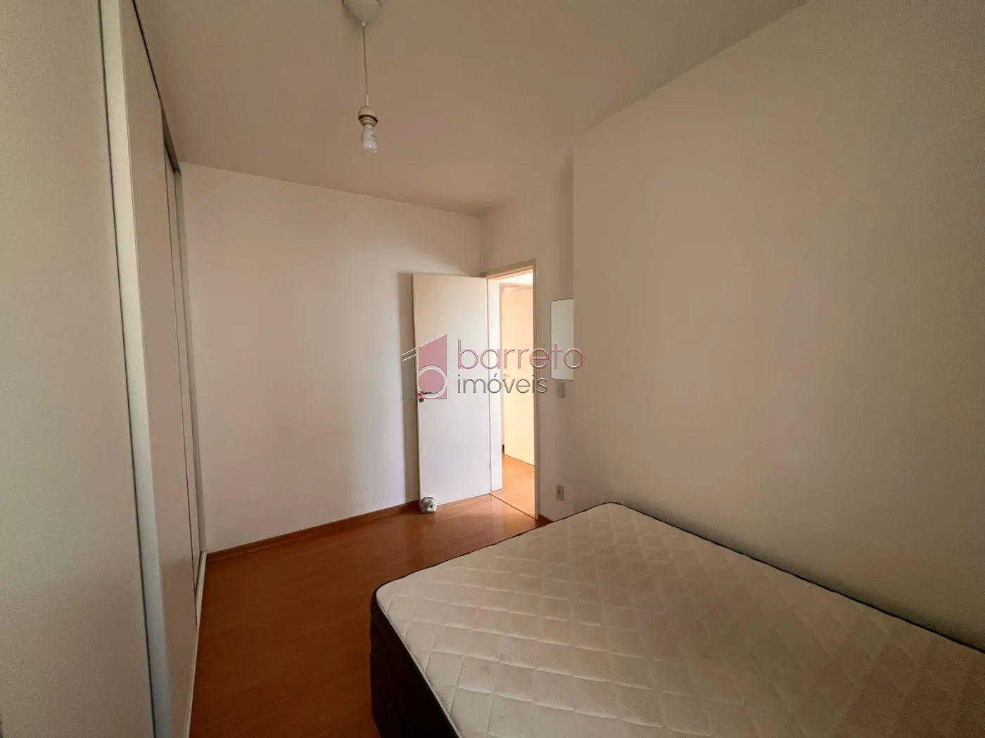 APARTAMENTO SEMI MOBILIADO PARA LOCAÇÃO OU VENDA NO CONDOMÍNIO RESERVA DO JAPI – CRISANTEMOS – JUNDIAÍ/SP