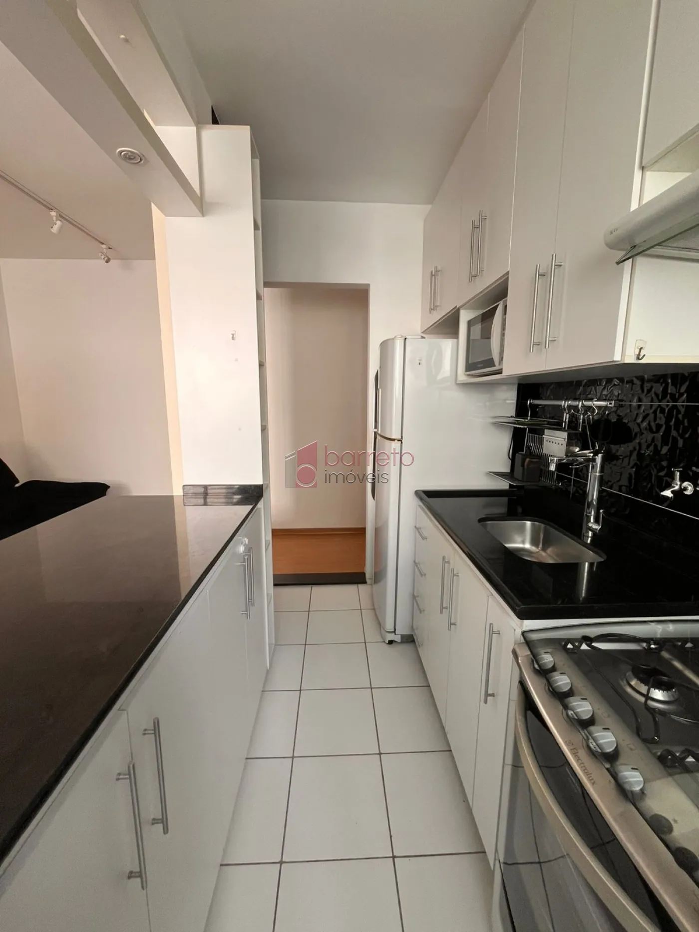 APARTAMENTO SEMI MOBILIADO PARA LOCAÇÃO OU VENDA NO CONDOMÍNIO RESERVA DO JAPI – CRISANTEMOS – JUNDIAÍ/SP