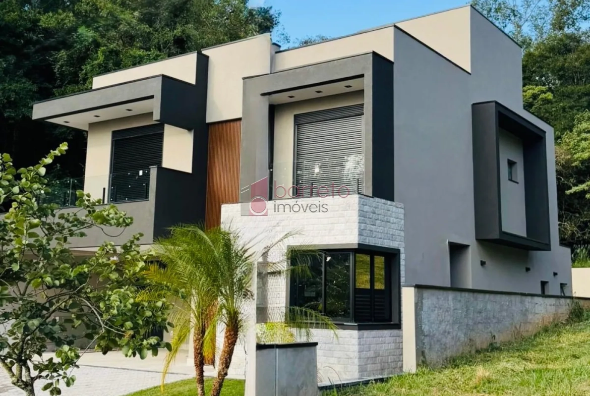 CASA À VENDA NO CONDOMÍNIO RESERVA JATOBÁS EM LOUVEIRA/SP