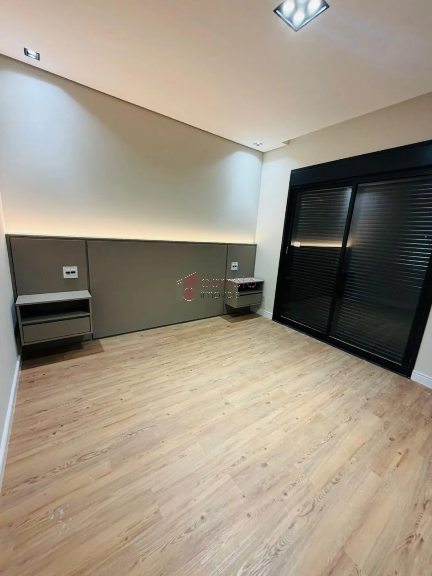 CASA À VENDA NO CONDOMÍNIO RESERVA JATOBÁS EM LOUVEIRA/SP