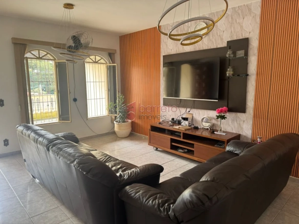 CASA À VENDA NO RECANTO QUARTO CENTENÁRIO EM JUNDIAÍ/SP