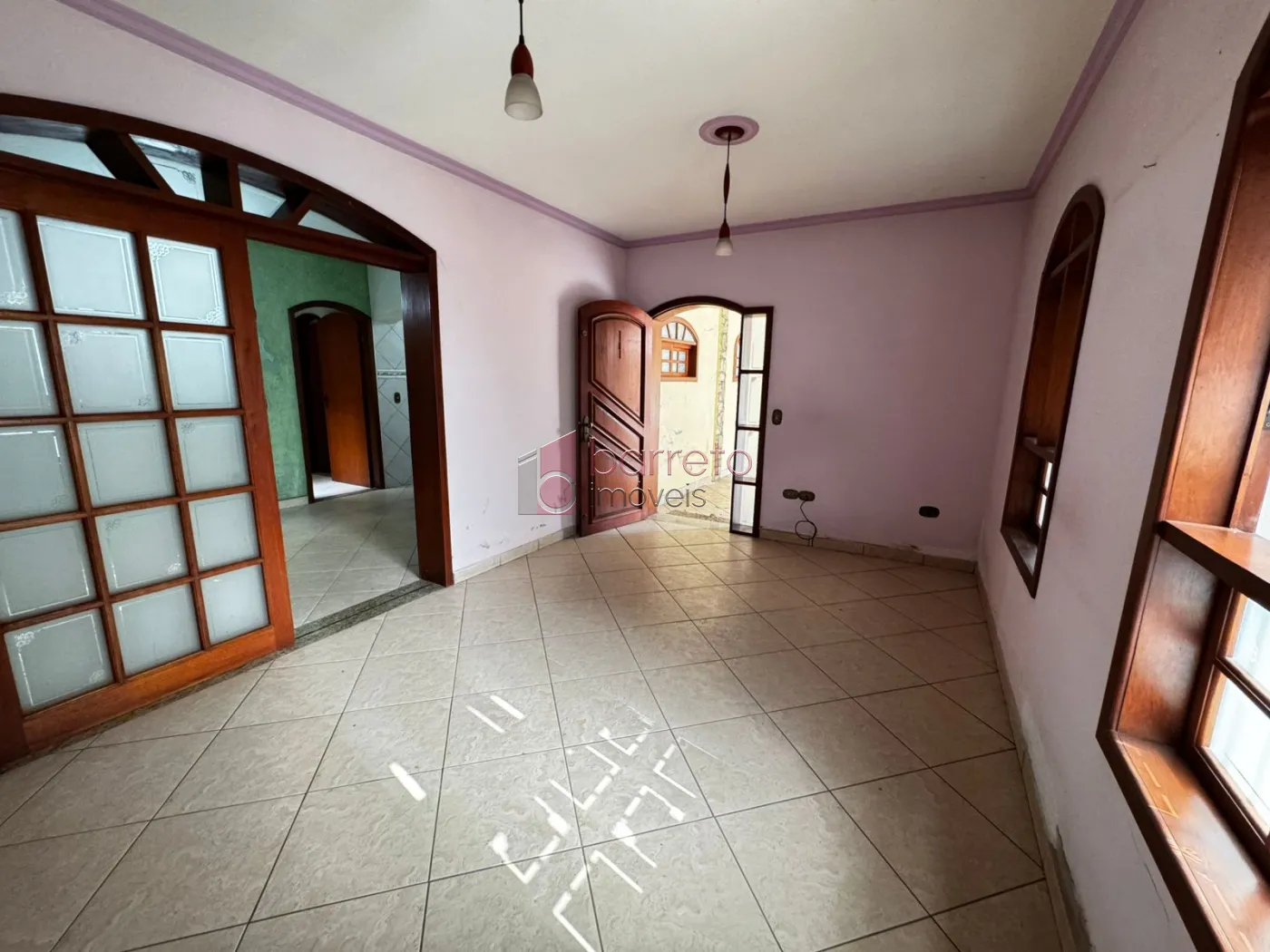 CASA COM EDÍCULA PARA LOCAÇÃO E VENDA NA VILA RAMI – JUNDIAÍ/SP
