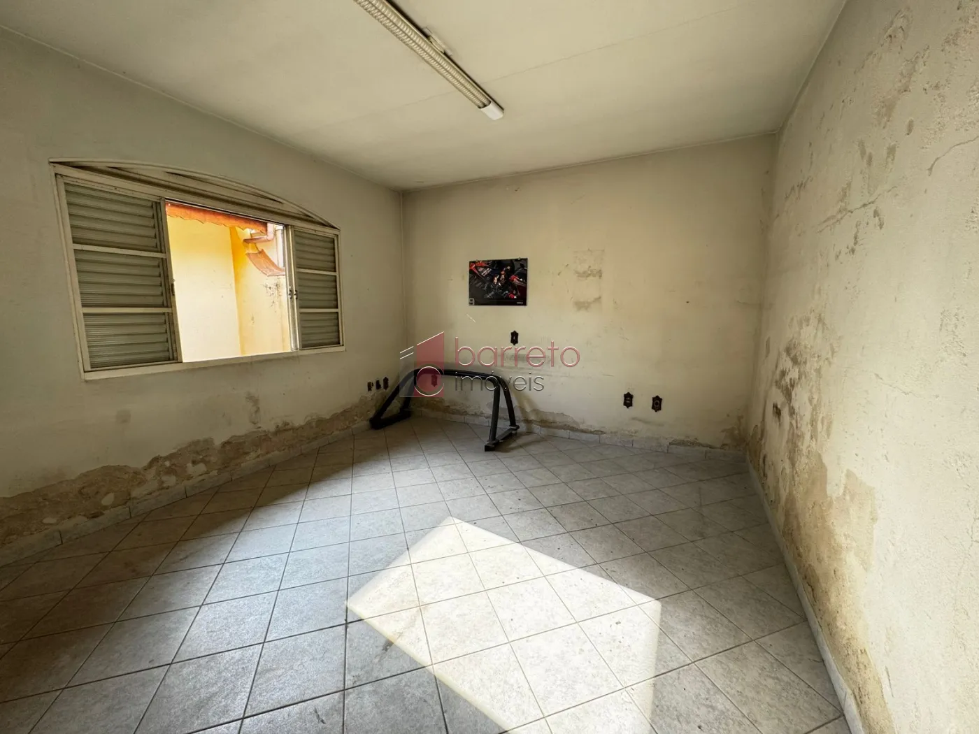 CASA COM EDÍCULA PARA LOCAÇÃO E VENDA NA VILA RAMI – JUNDIAÍ/SP