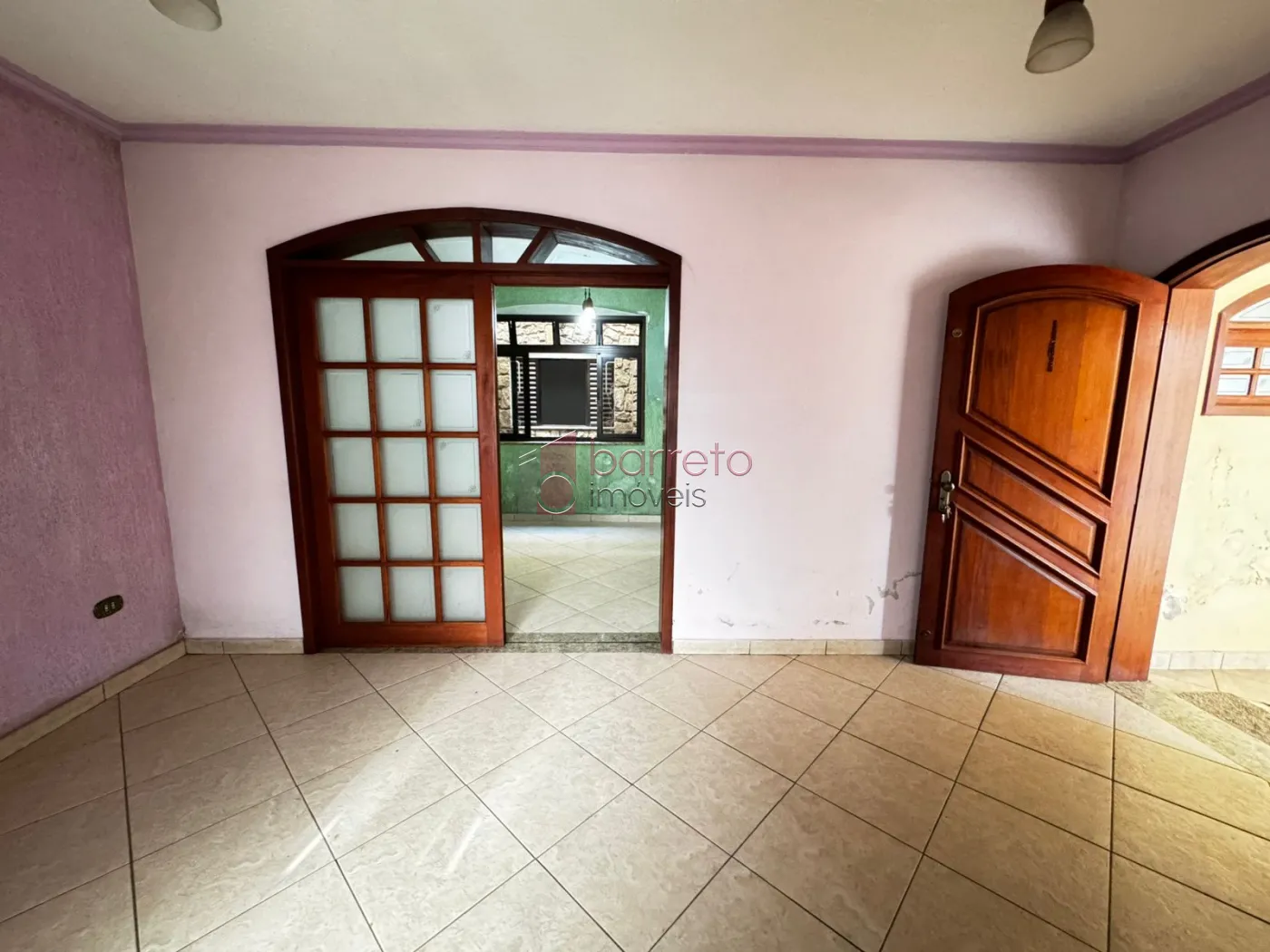 CASA COM EDÍCULA PARA LOCAÇÃO E VENDA NA VILA RAMI – JUNDIAÍ/SP