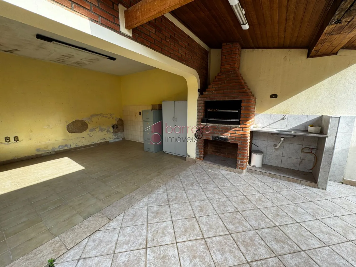 CASA COM EDÍCULA PARA LOCAÇÃO E VENDA NA VILA RAMI – JUNDIAÍ/SP