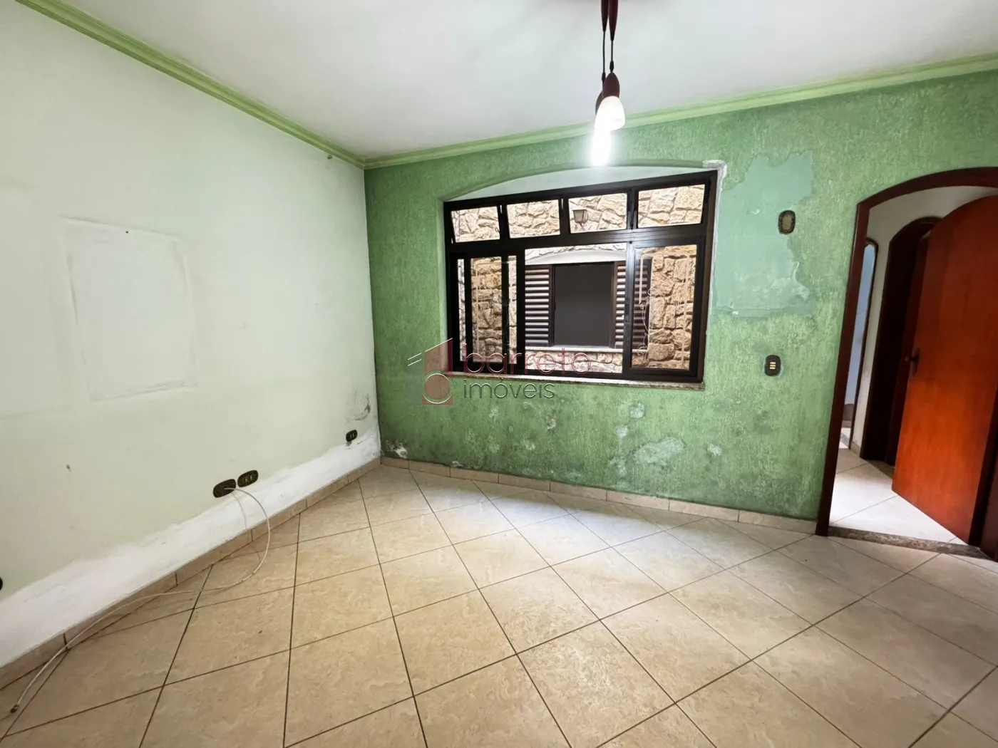CASA COM EDÍCULA PARA LOCAÇÃO E VENDA NA VILA RAMI – JUNDIAÍ/SP