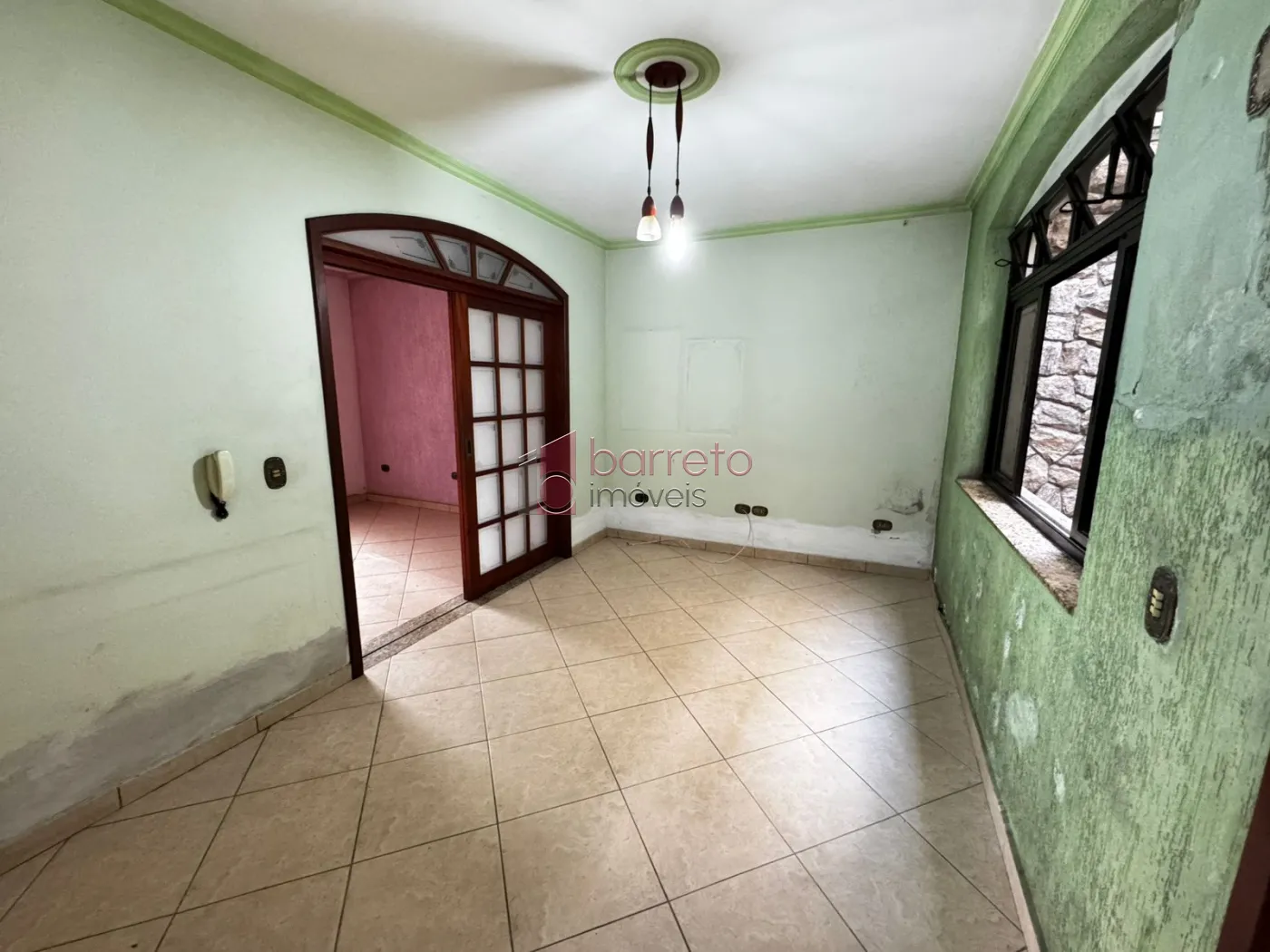 CASA COM EDÍCULA PARA LOCAÇÃO E VENDA NA VILA RAMI – JUNDIAÍ/SP