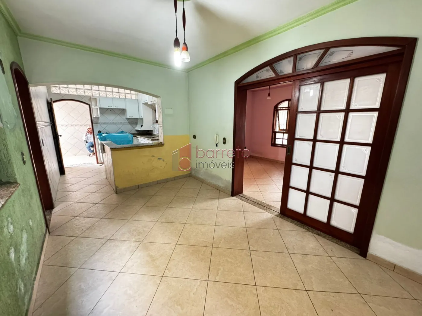 CASA COM EDÍCULA PARA LOCAÇÃO E VENDA NA VILA RAMI – JUNDIAÍ/SP