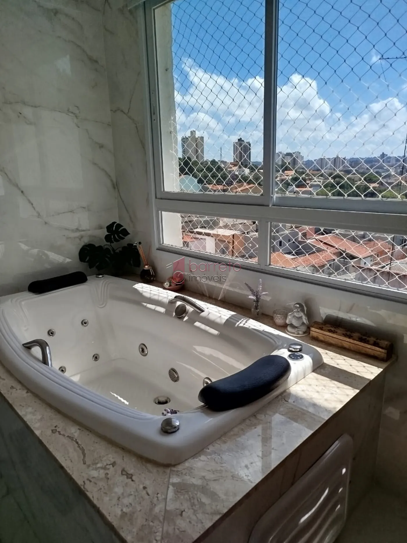 CASA COM PISCINA À VENDA NO RESIDENCIAL NOVE DE JULHO EM JUNDIAÍ/SP