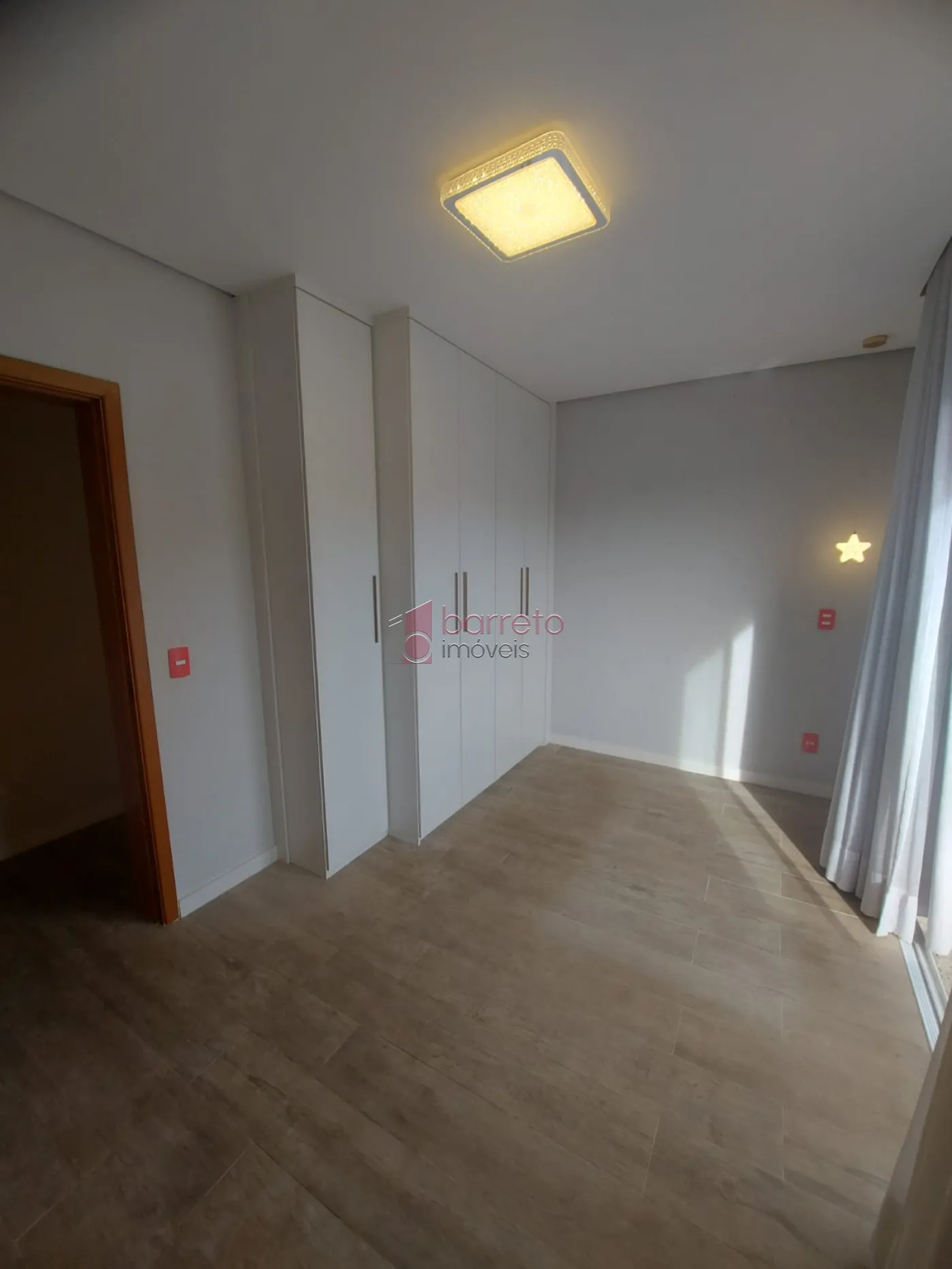 CASA COM PISCINA À VENDA NO RESIDENCIAL NOVE DE JULHO EM JUNDIAÍ/SP