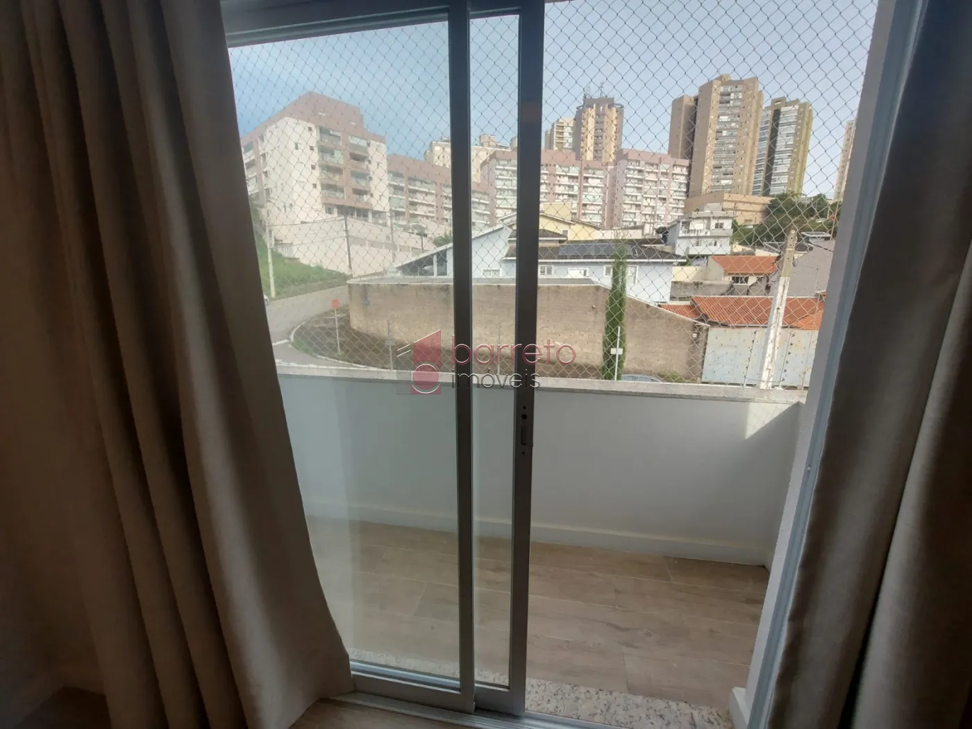 CASA COM PISCINA À VENDA NO RESIDENCIAL NOVE DE JULHO EM JUNDIAÍ/SP