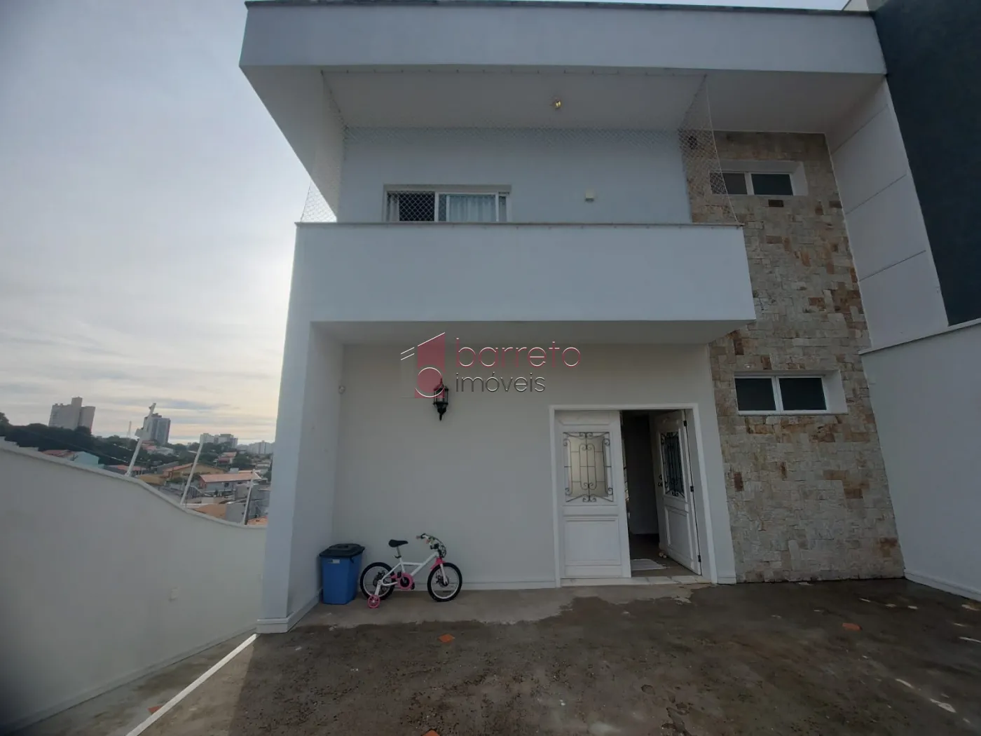 CASA COM PISCINA À VENDA NO RESIDENCIAL NOVE DE JULHO EM JUNDIAÍ/SP