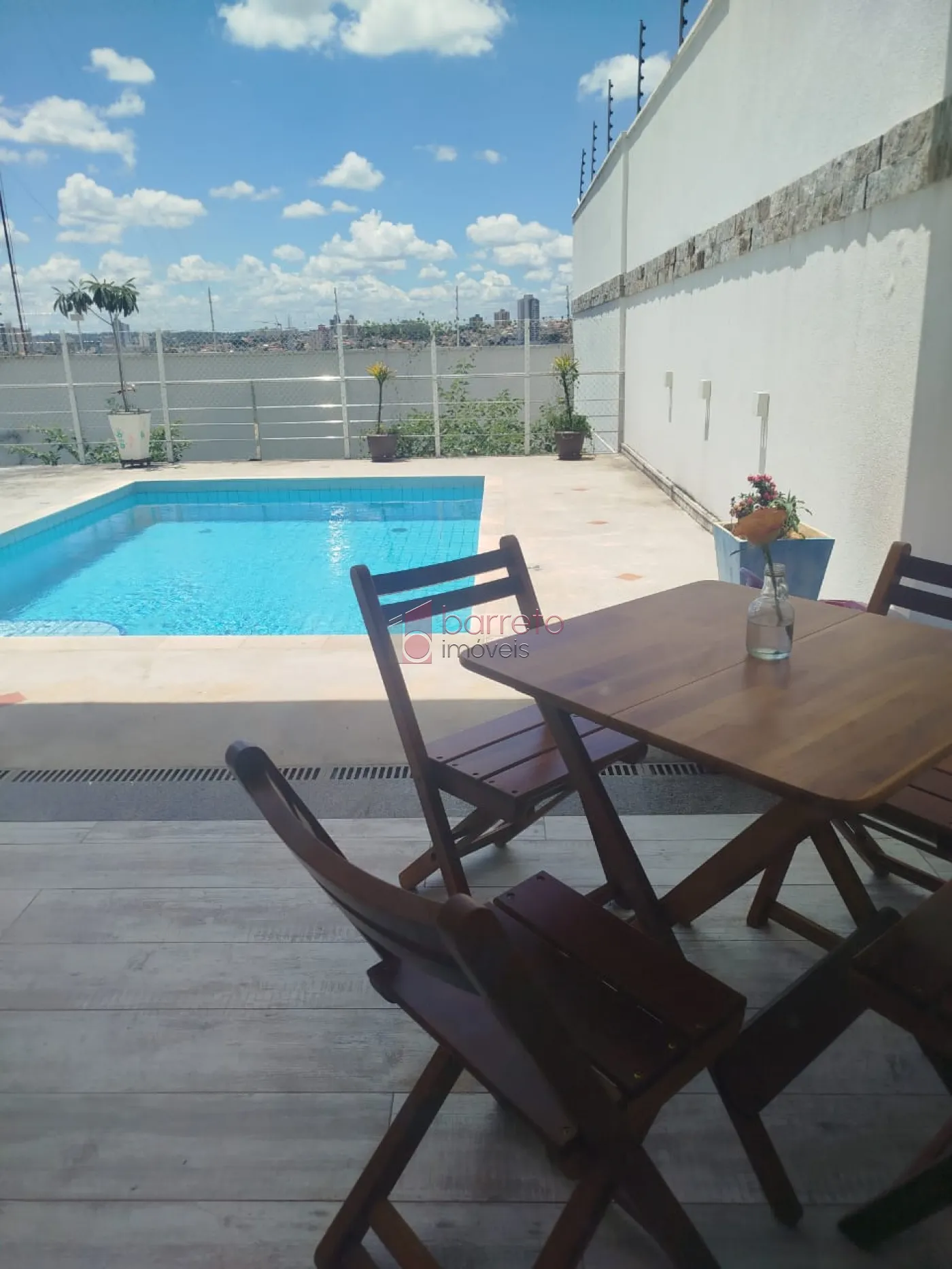 CASA COM PISCINA À VENDA NO RESIDENCIAL NOVE DE JULHO EM JUNDIAÍ/SP