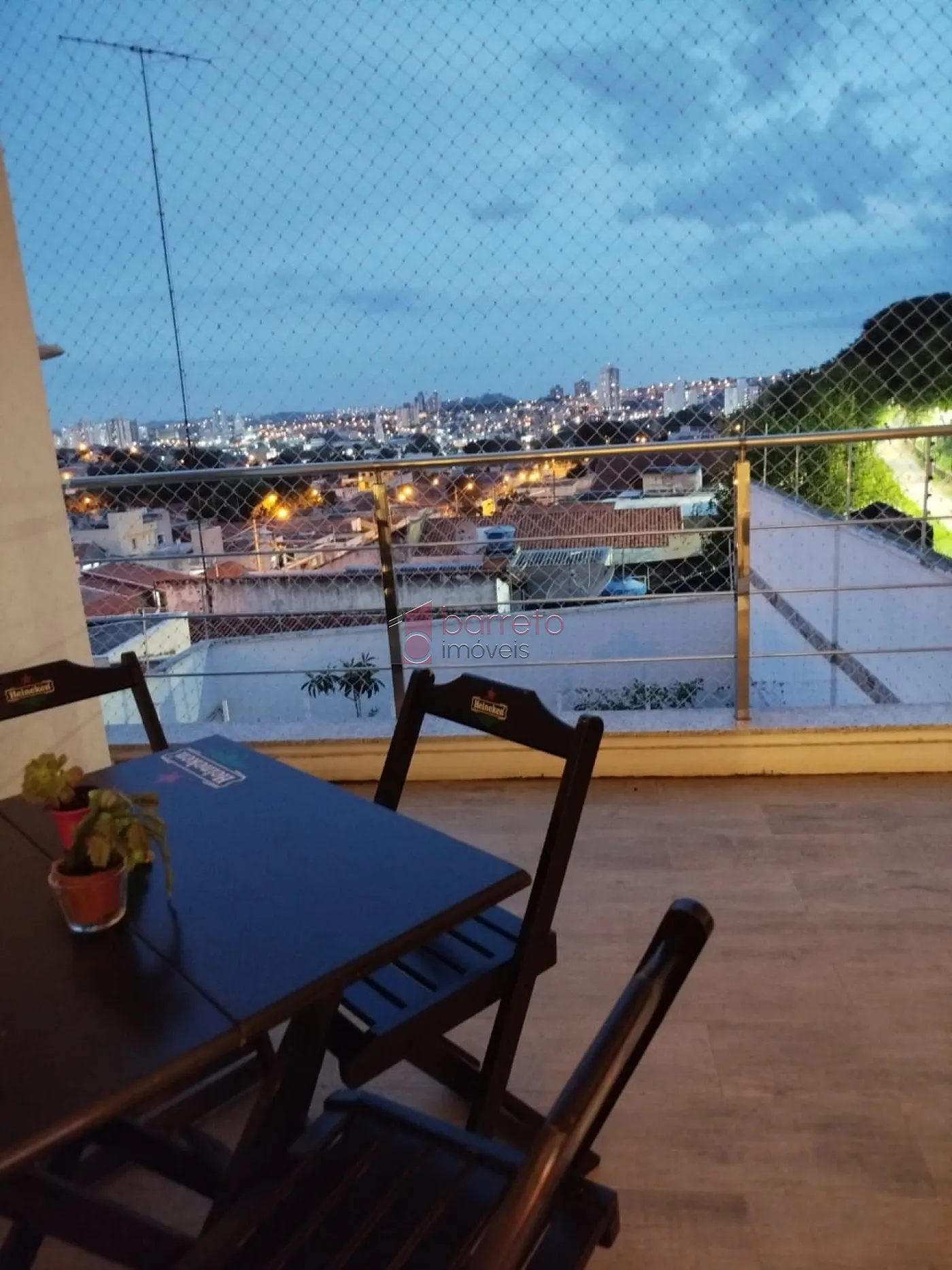 CASA COM PISCINA À VENDA NO RESIDENCIAL NOVE DE JULHO EM JUNDIAÍ/SP