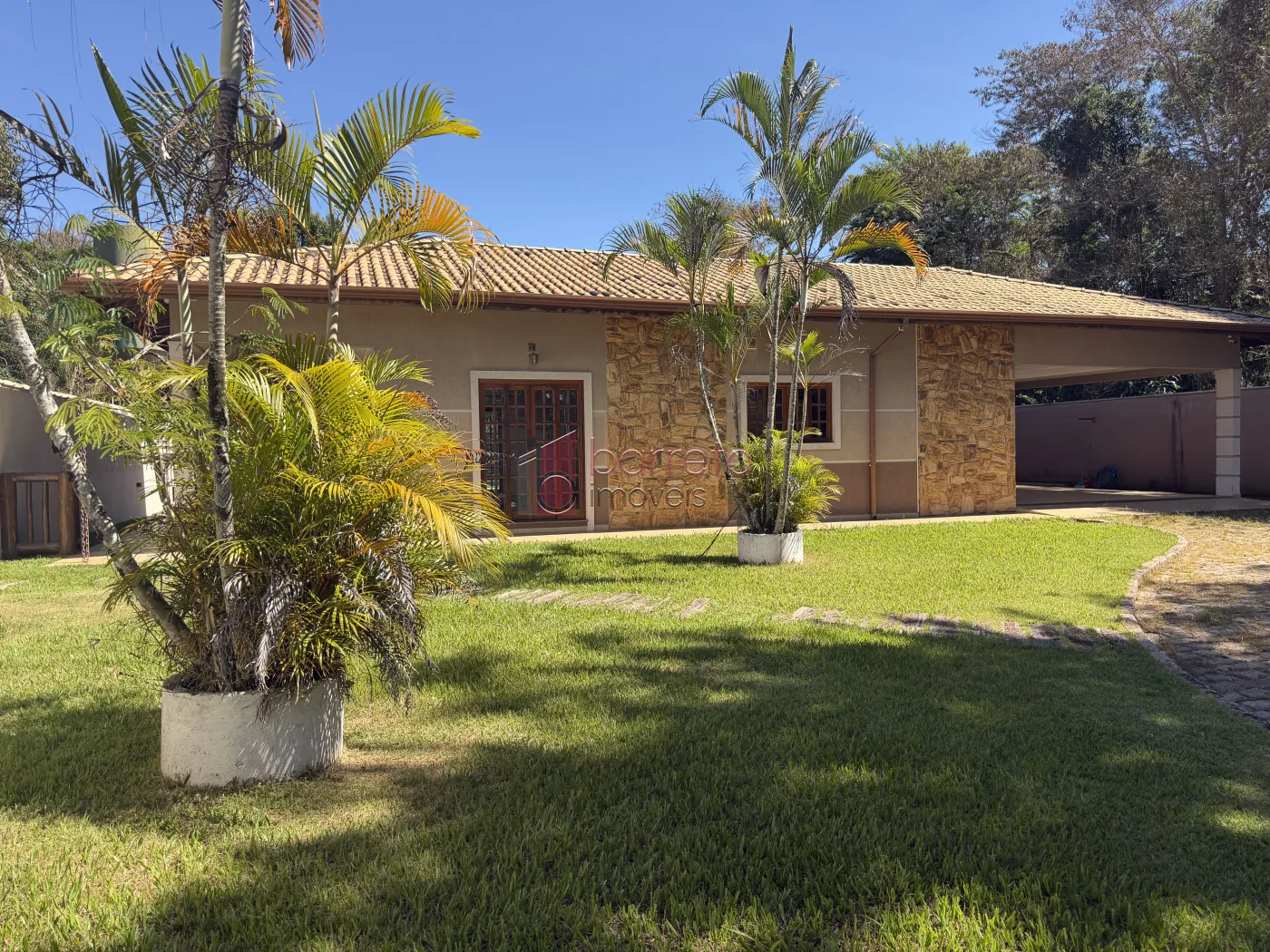 CHÁCARA TÉRREA À VENDA – 03 QUARTOS – NOVA XAMPIRRA – JUNDIAÍ/SP