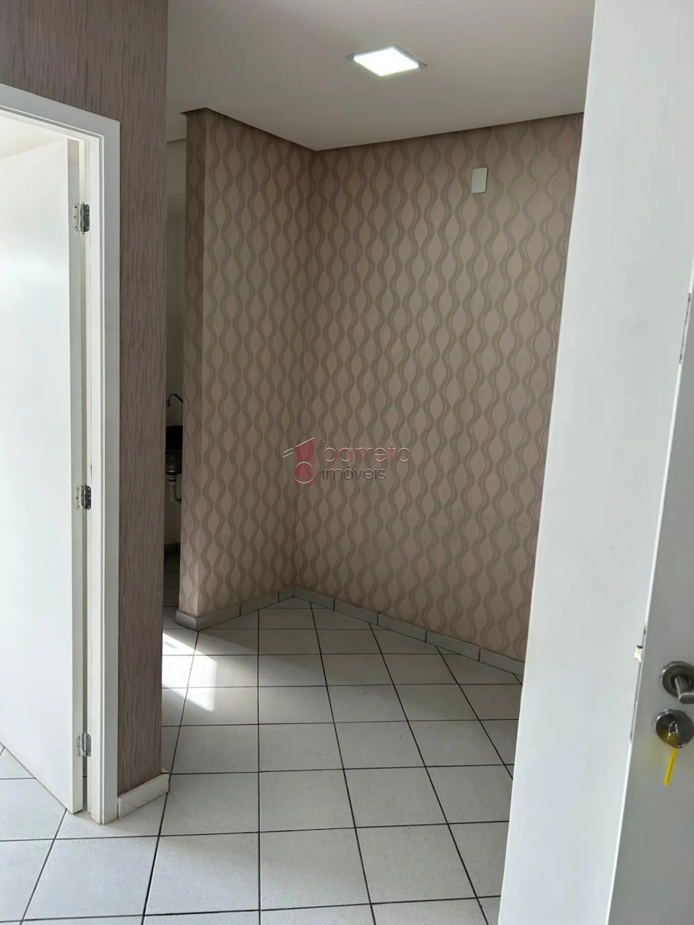 SALA COMERCIAL NO EDIFÍCIO JATOBÁ NO CENTRO – JUNDIAÍ/SP