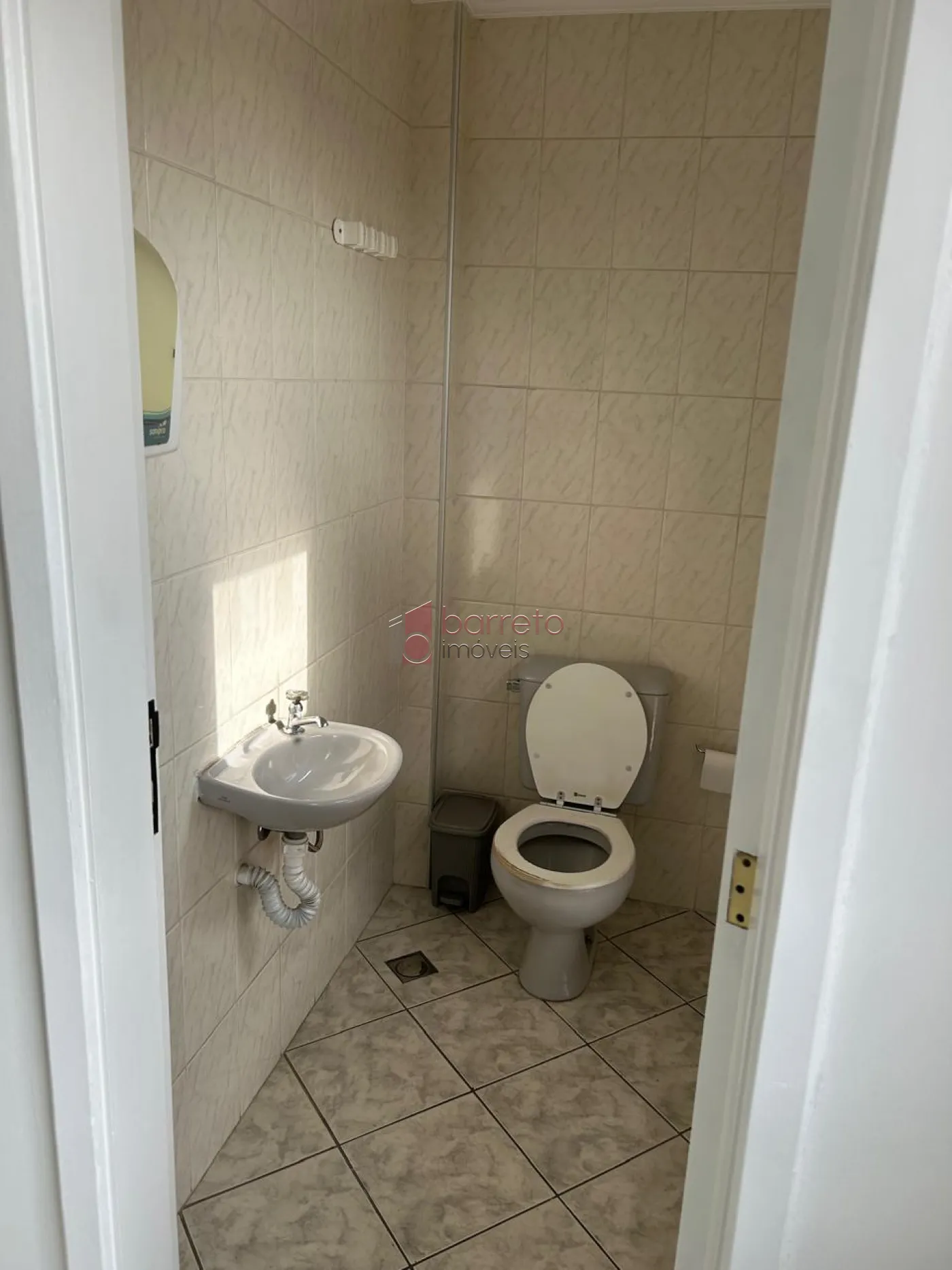 SALA COMERCIAL NO EDIFÍCIO JATOBÁ NO CENTRO – JUNDIAÍ/SP