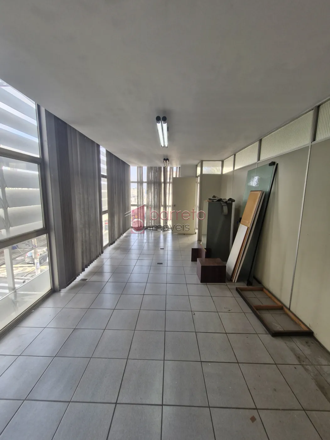 SALA COMERCIAL PARA LOCAÇÃO NO CENTRO – JUNDIAÍ/SP
