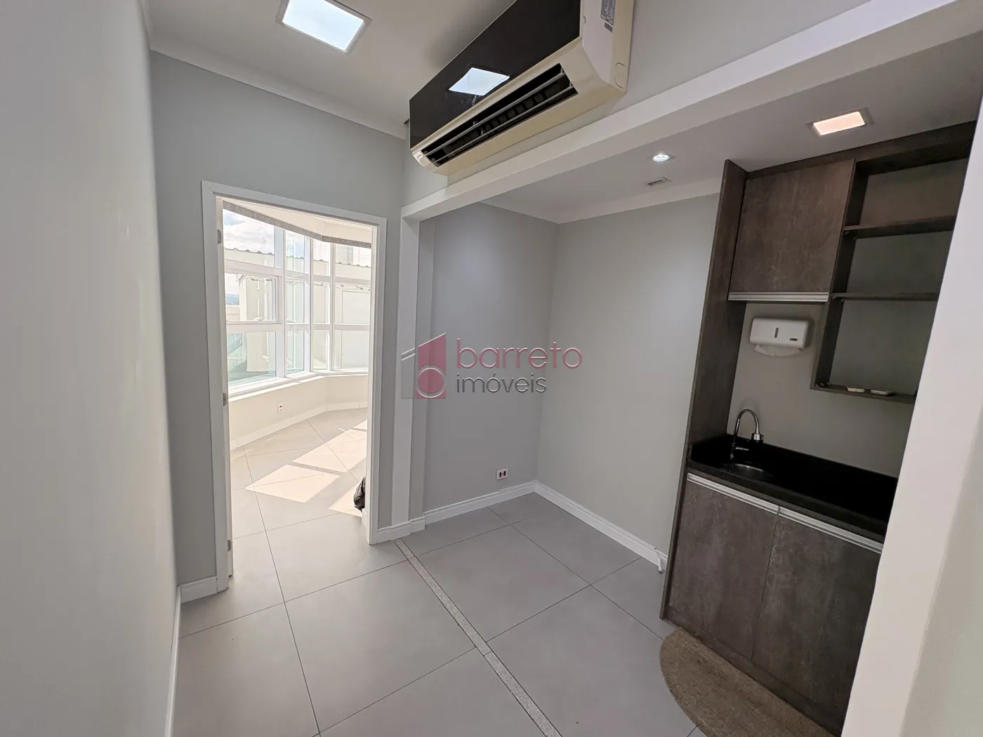 SALA COMERCIAL PARA LOCAÇÃO NO GOLDEN OFFICE – JUNDIAÍ/SP