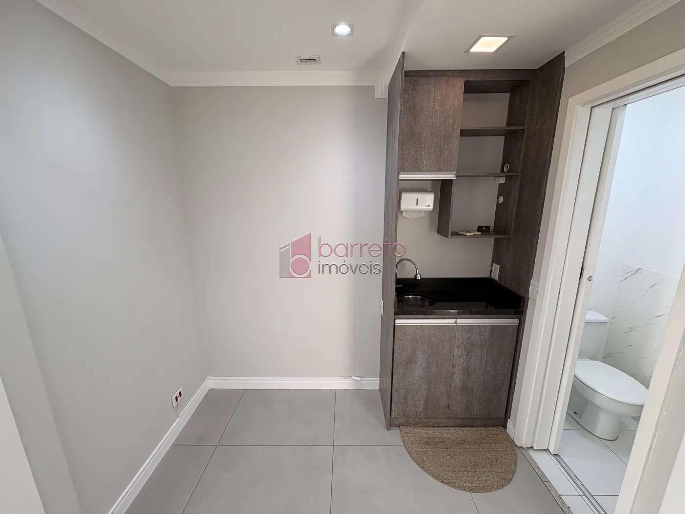 SALA COMERCIAL PARA LOCAÇÃO NO GOLDEN OFFICE – JUNDIAÍ/SP