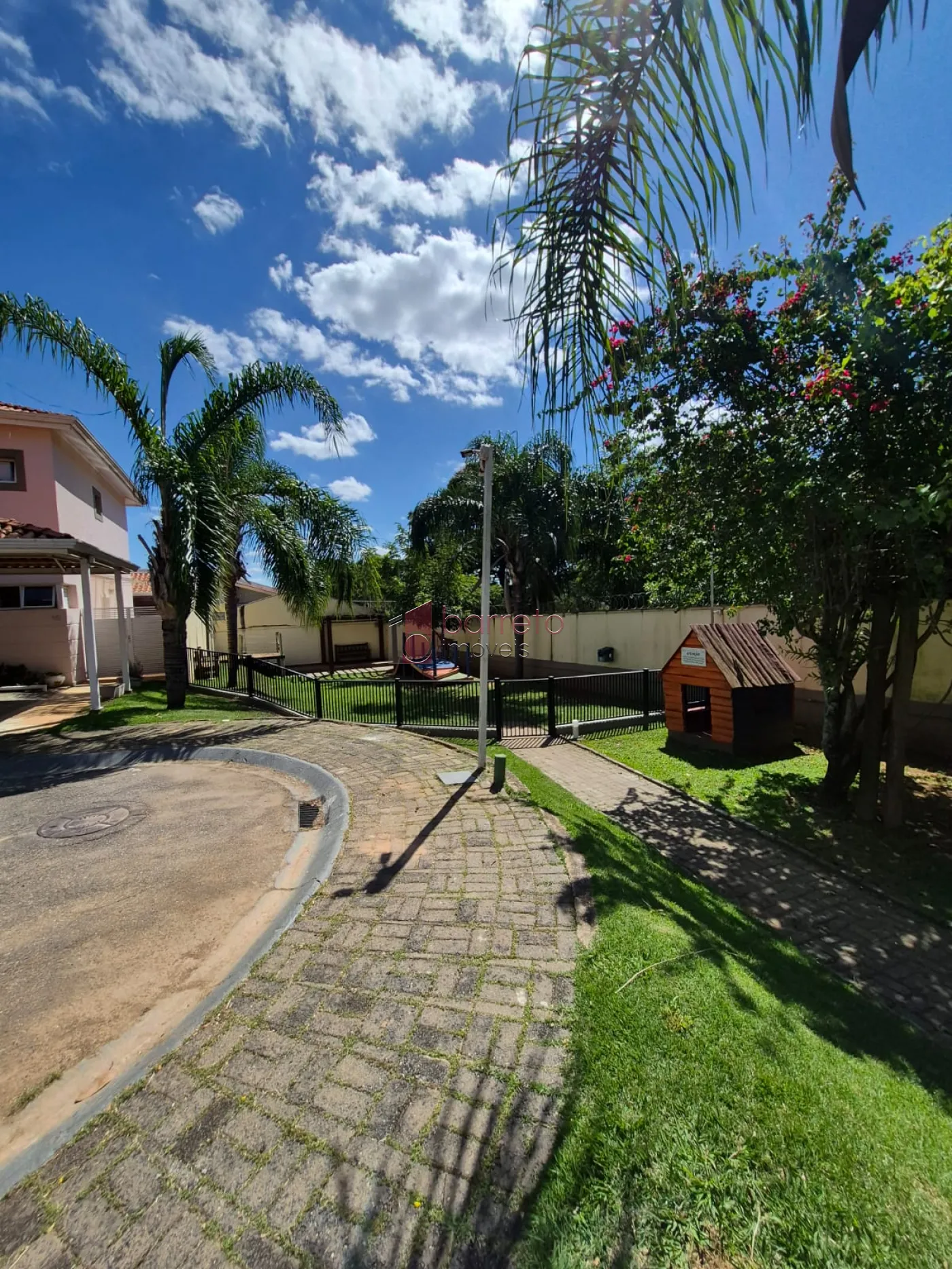 SOBRADO MOBILIADO PARA LOCAÇÃO NO CONDOMÍNIO BELLA COLÔNIA – JUNDIAÍ/SP