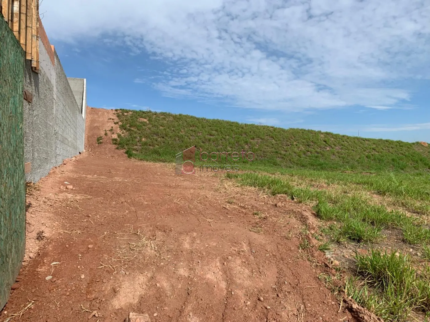 TERRENO À VENDA NO CONDOMÍNIO PORTAL DOS LAGOS EM JUNDIAÍ/SP