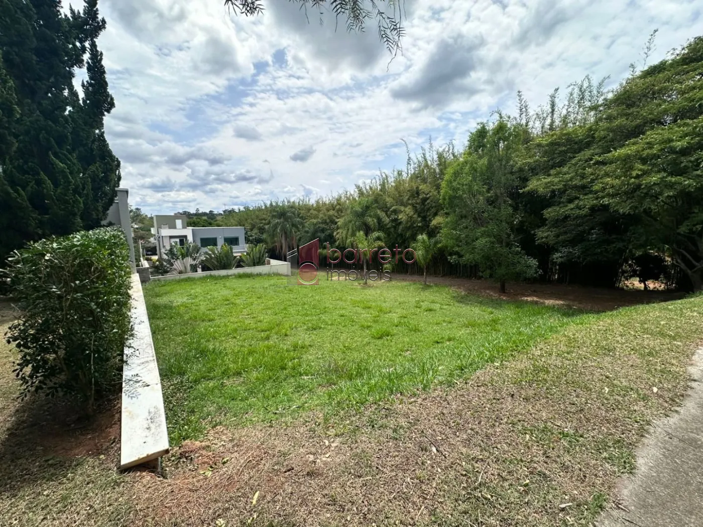 TERRENO À VENDA NO CONDOMÍNIO RESERVA DA SERRA EM JUNDIAÍ/SP