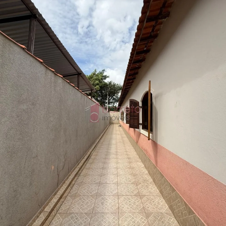 CHÁCARA COM 05 SUÍTES À VENDA NO BAIRRO MINAS DE INHANDJARA – ITUPEVA/SP