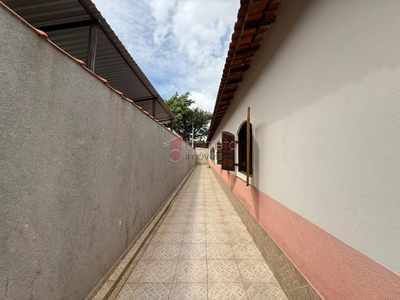 CHÁCARA COM 05 SUÍTES À VENDA NO BAIRRO MINAS DE INHANDJARA – ITUPEVA/SP