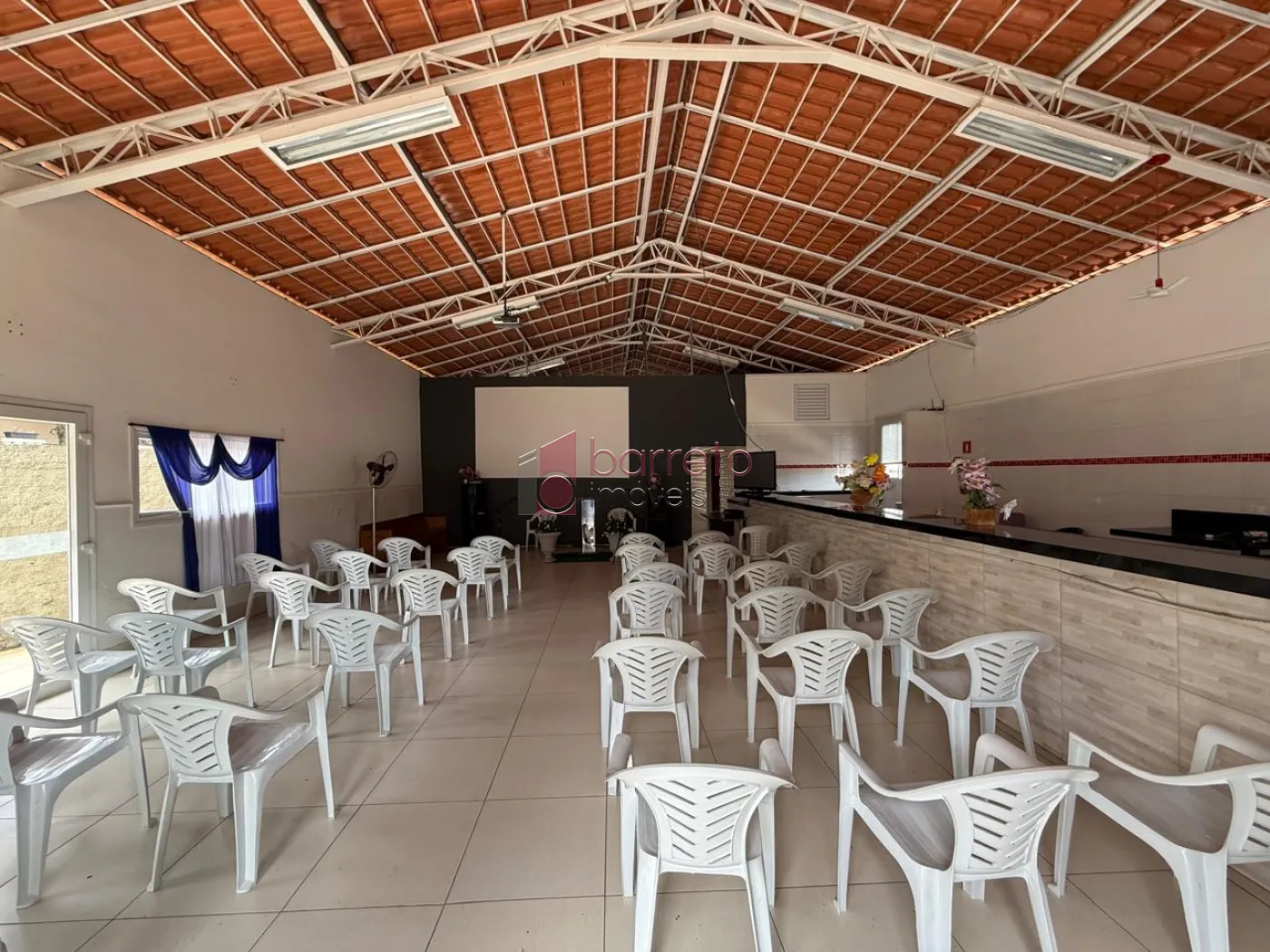 CHÁCARA COM 05 SUÍTES À VENDA NO BAIRRO MINAS DE INHANDJARA – ITUPEVA/SP