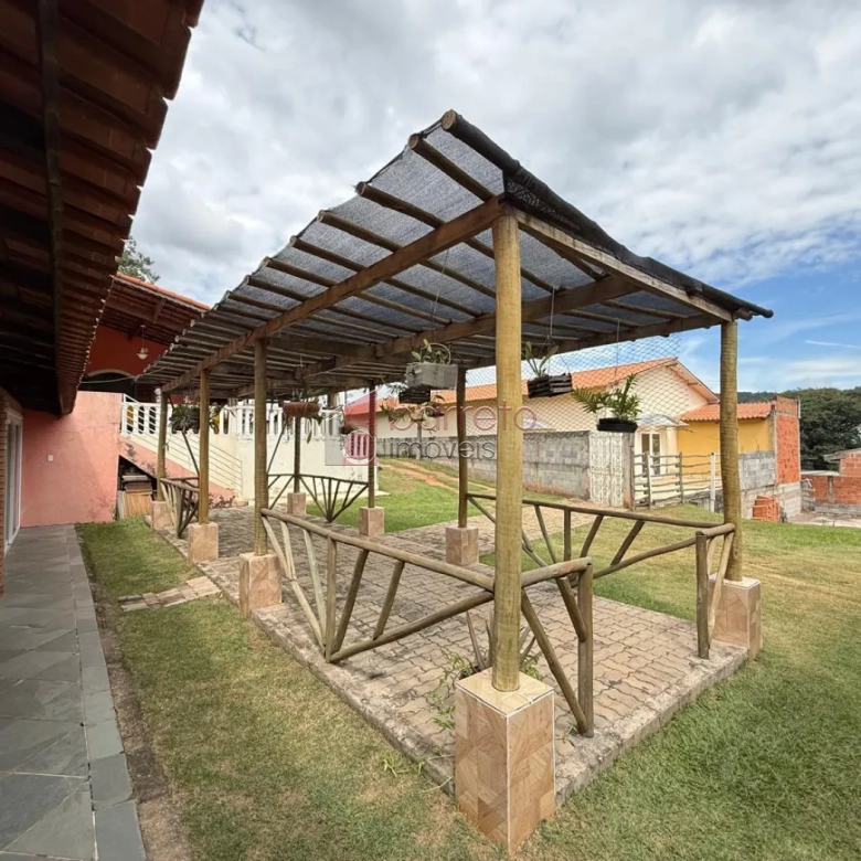 CHÁCARA COM 05 SUÍTES À VENDA NO BAIRRO MINAS DE INHANDJARA – ITUPEVA/SP