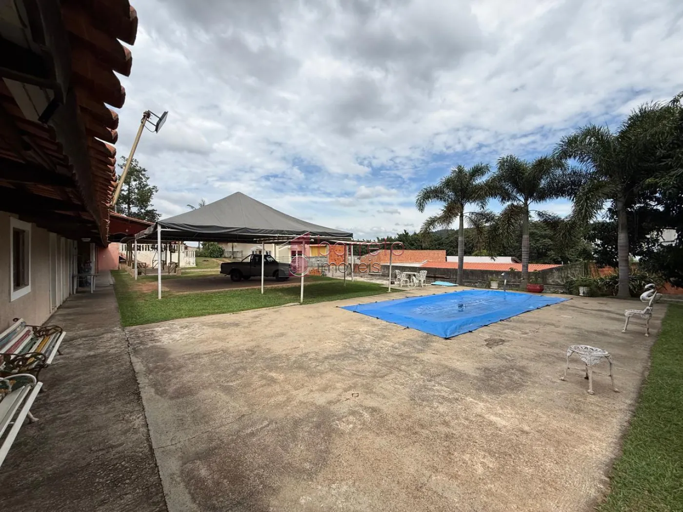CHÁCARA COM 05 SUÍTES À VENDA NO BAIRRO MINAS DE INHANDJARA – ITUPEVA/SP