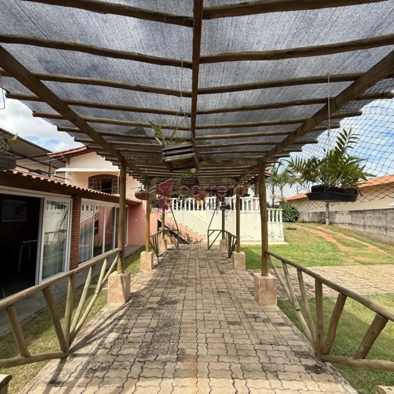 CHÁCARA COM 05 SUÍTES À VENDA NO BAIRRO MINAS DE INHANDJARA – ITUPEVA/SP