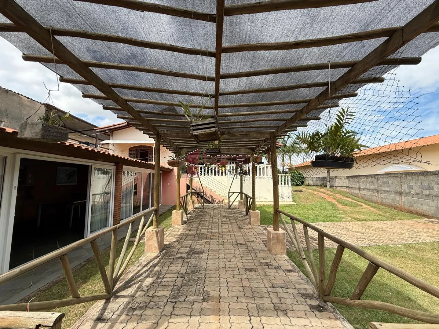 CHÁCARA COM 05 SUÍTES À VENDA NO BAIRRO MINAS DE INHANDJARA – ITUPEVA/SP