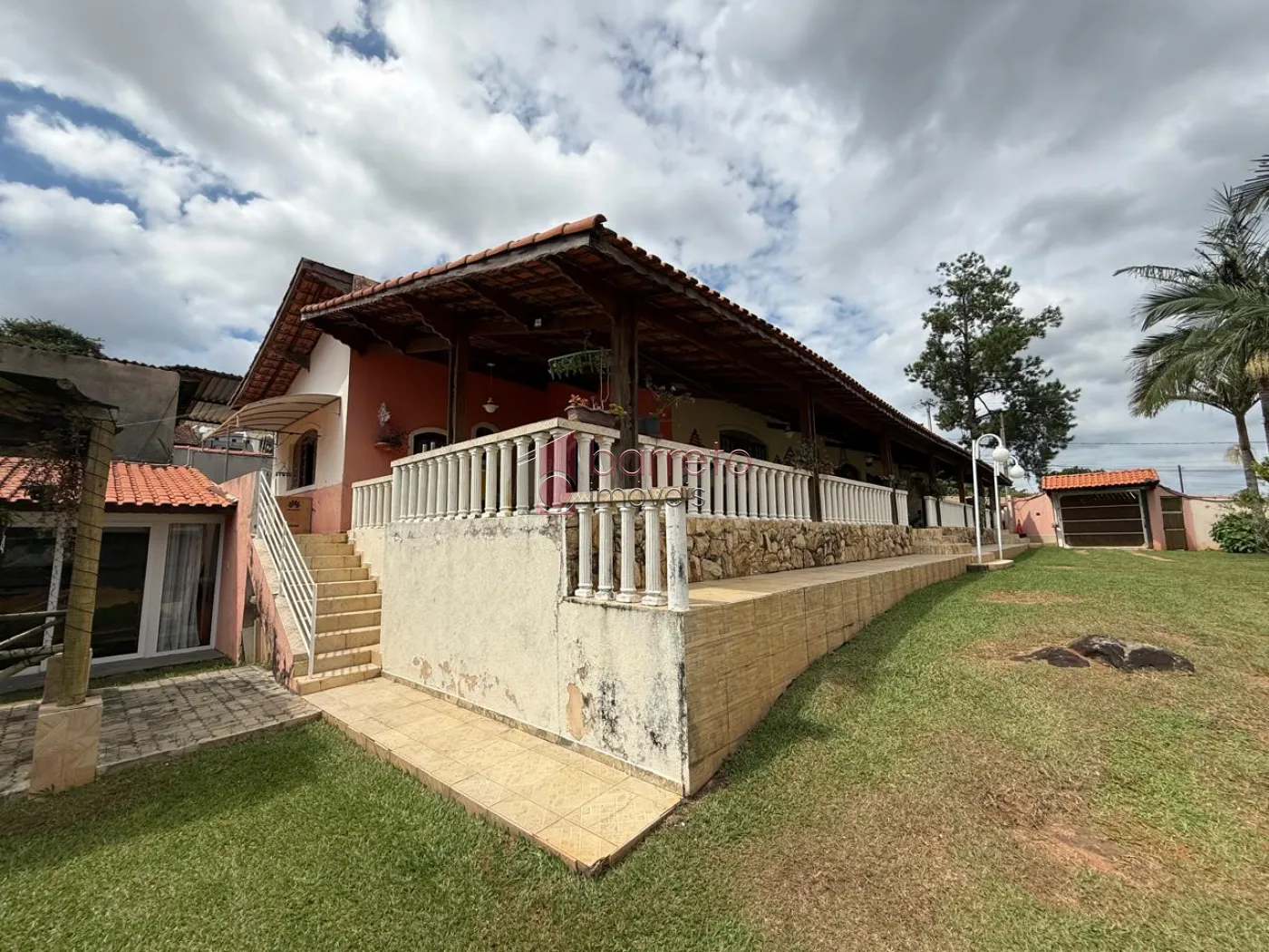 CHÁCARA COM 05 SUÍTES À VENDA NO BAIRRO MINAS DE INHANDJARA – ITUPEVA/SP