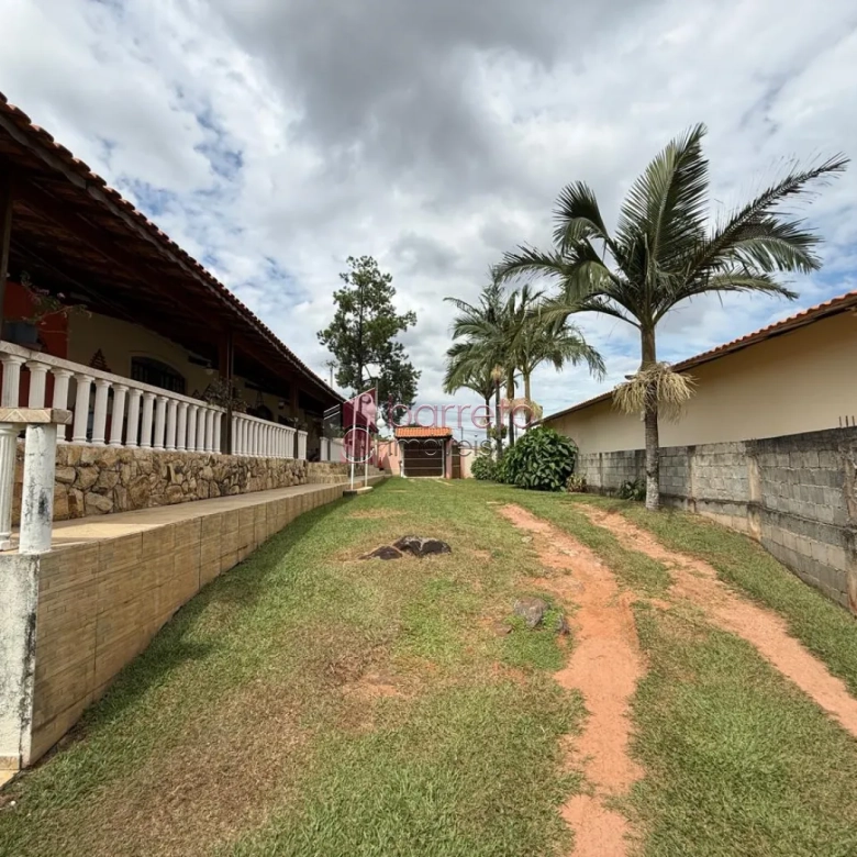 CHÁCARA COM 05 SUÍTES À VENDA NO BAIRRO MINAS DE INHANDJARA – ITUPEVA/SP